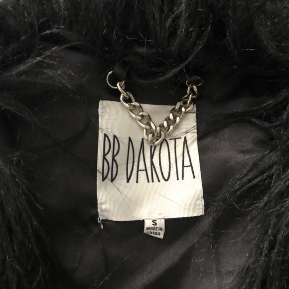 BB Dakota Black Faux Fur Vest Size Small - Picture 3 of 5